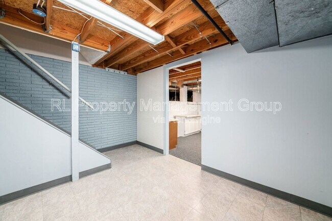 Building Photo - 356 Northview Dr
