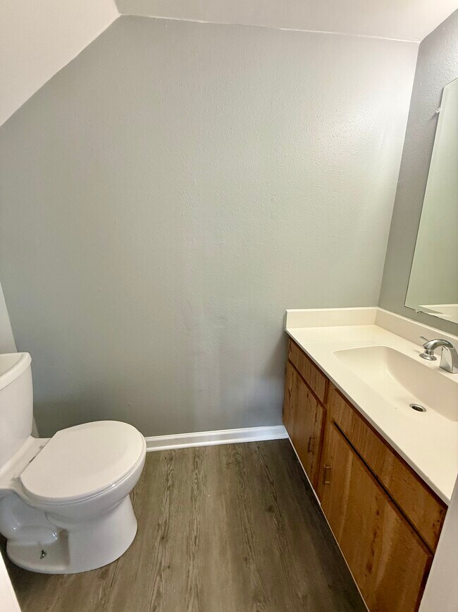 Building Photo - 1413 Central Ave