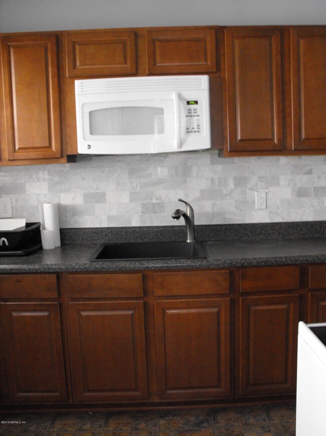 Building Photo - 5324 Fremont St