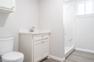 Building Photo - 134 E Bernard St