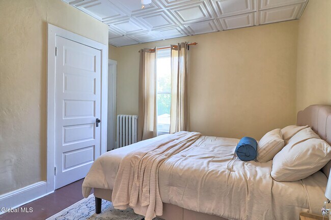 Building Photo - 28 Manning Blvd