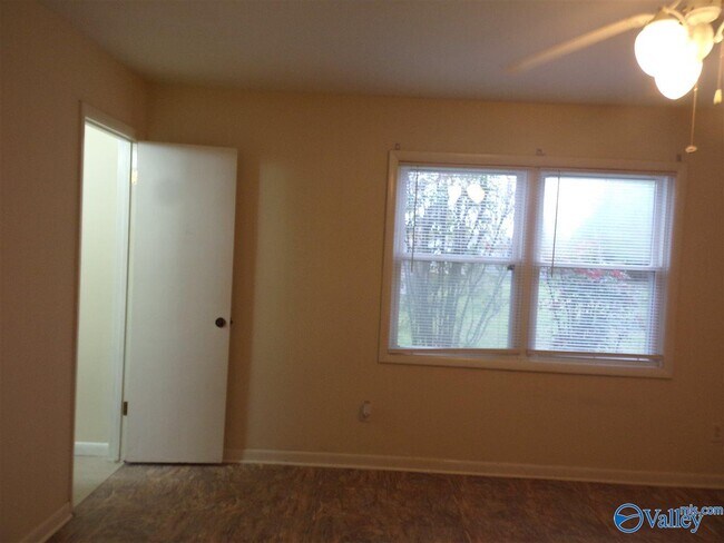 Building Photo - 14004 Hermosa Dr SW