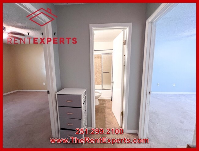 Building Photo - 953 Dickenson Ave