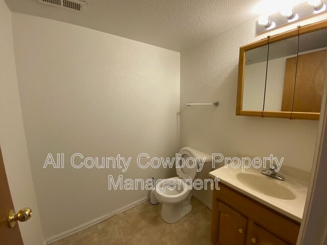 Building Photo - 929 E Palmer Dr