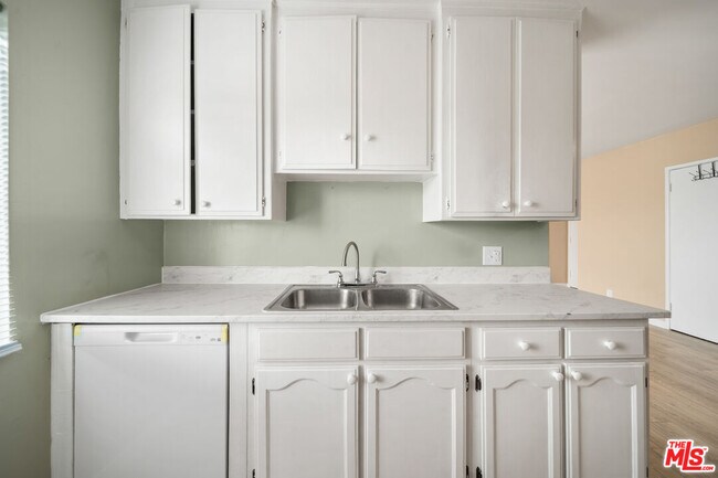 Building Photo - 4810 St Elmo Dr