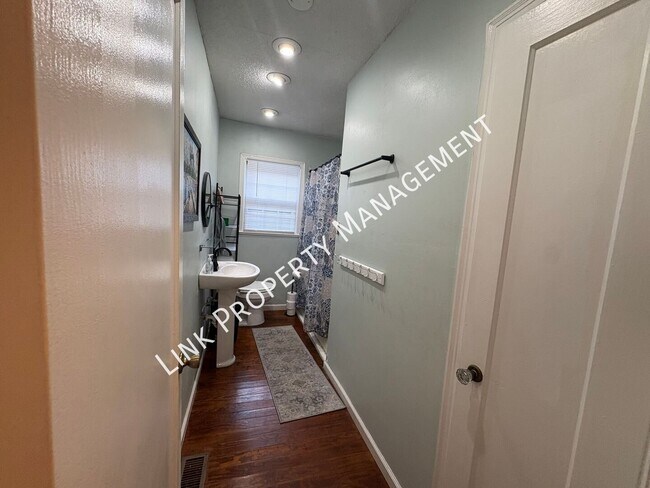 Building Photo - 106 S Germantown Rd
