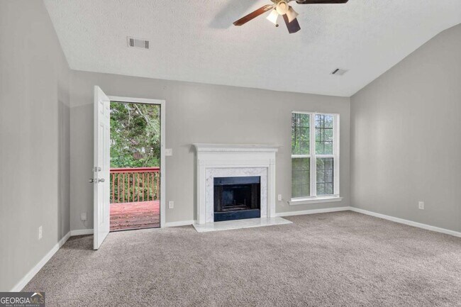 Building Photo - 5470 Twin Lakes Dr