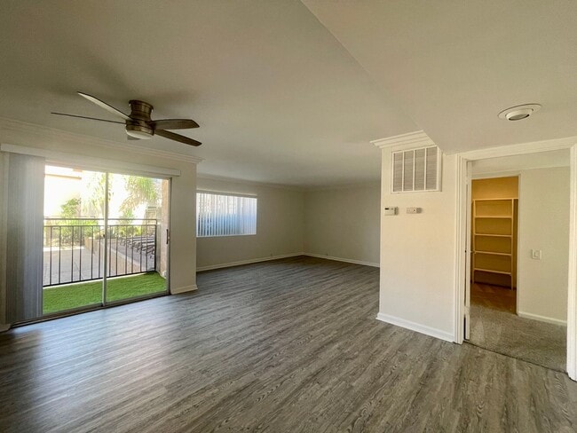 Building Photo - AVAILABLE NOW!!! 2 Bedroom 2 Bathroom Remo...