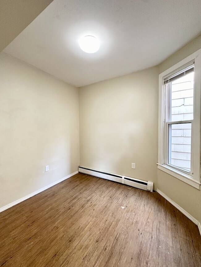 Building Photo - 281 Ontario St