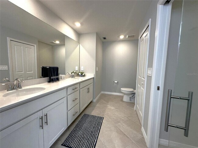 Building Photo - 14221 Heritage Landing Blvd