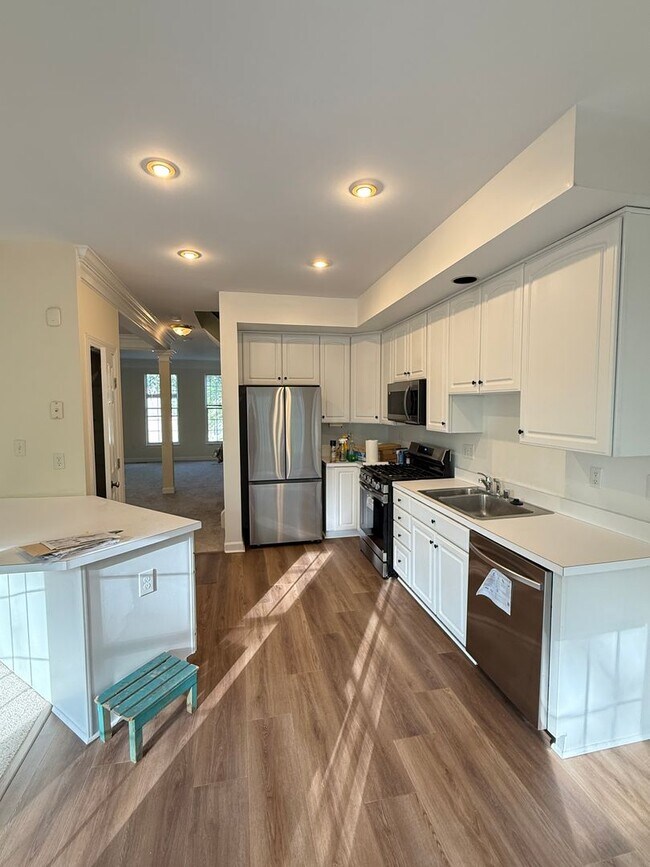 Building Photo - 17301 Pacific Rim Terrace