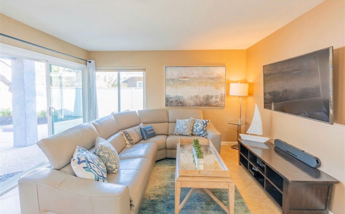 Building Photo - 2271 Biscay Ct