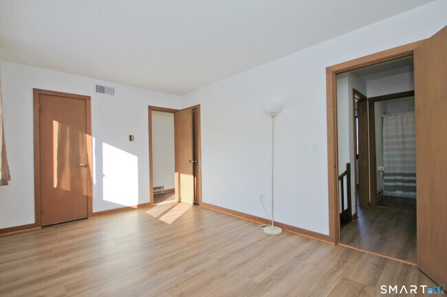 Building Photo - 29 Salmon Run