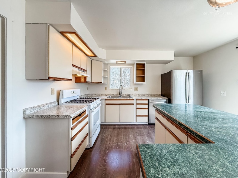 Building Photo - 8747 S Twilight Dr