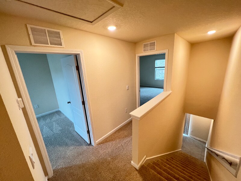 Building Photo - 64 Pasadena Dr