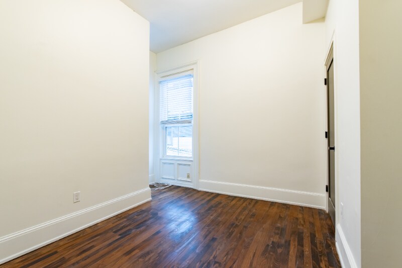 Building Photo - 215 Broadway