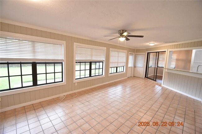 Building Photo - 1455 Ridgelane Cir S