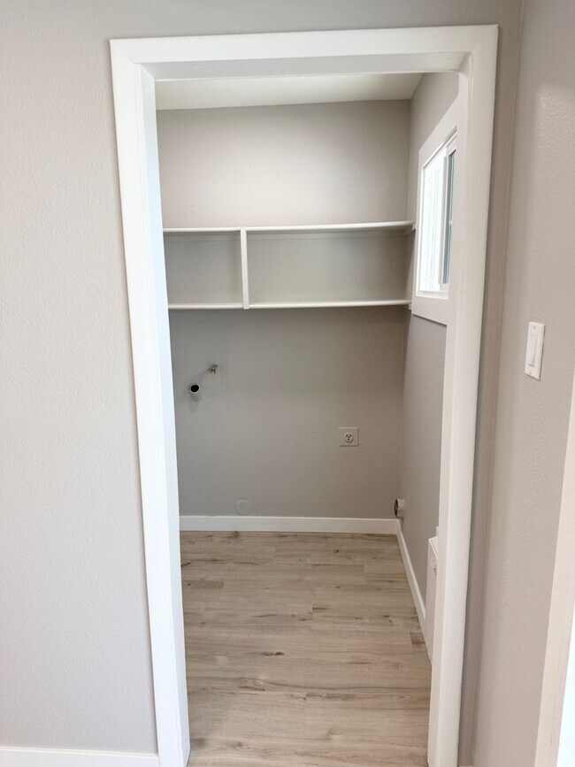 Building Photo - Newly Renovated 3 bedroom 2 bathroom House In Tempe. Private Pool With Pool Service Included