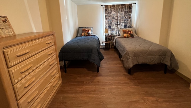 Building Photo - 2301 Lincoln