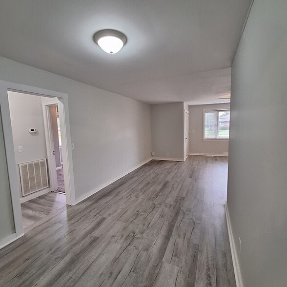 Building Photo - 418 Sam Houston Dr