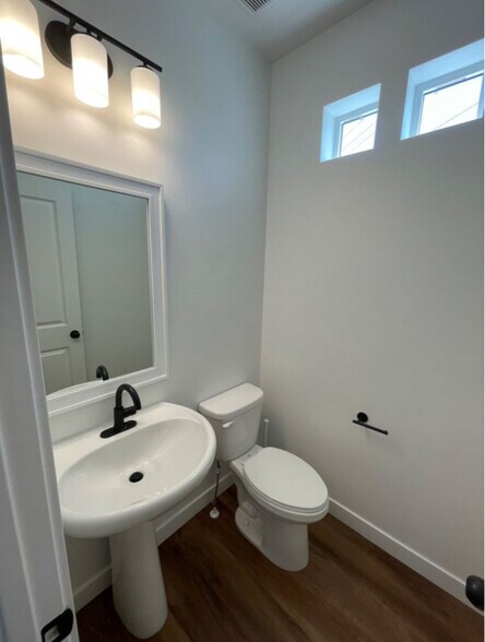 Building Photo - 4275 Bromwell Ct