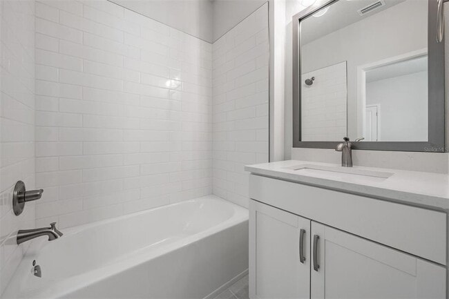 Building Photo - 6605 N Nebraska Ave