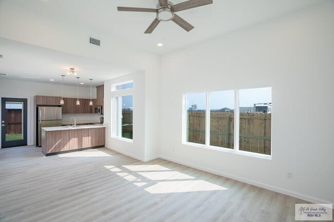 Building Photo - 3508 Hidalgo Cir