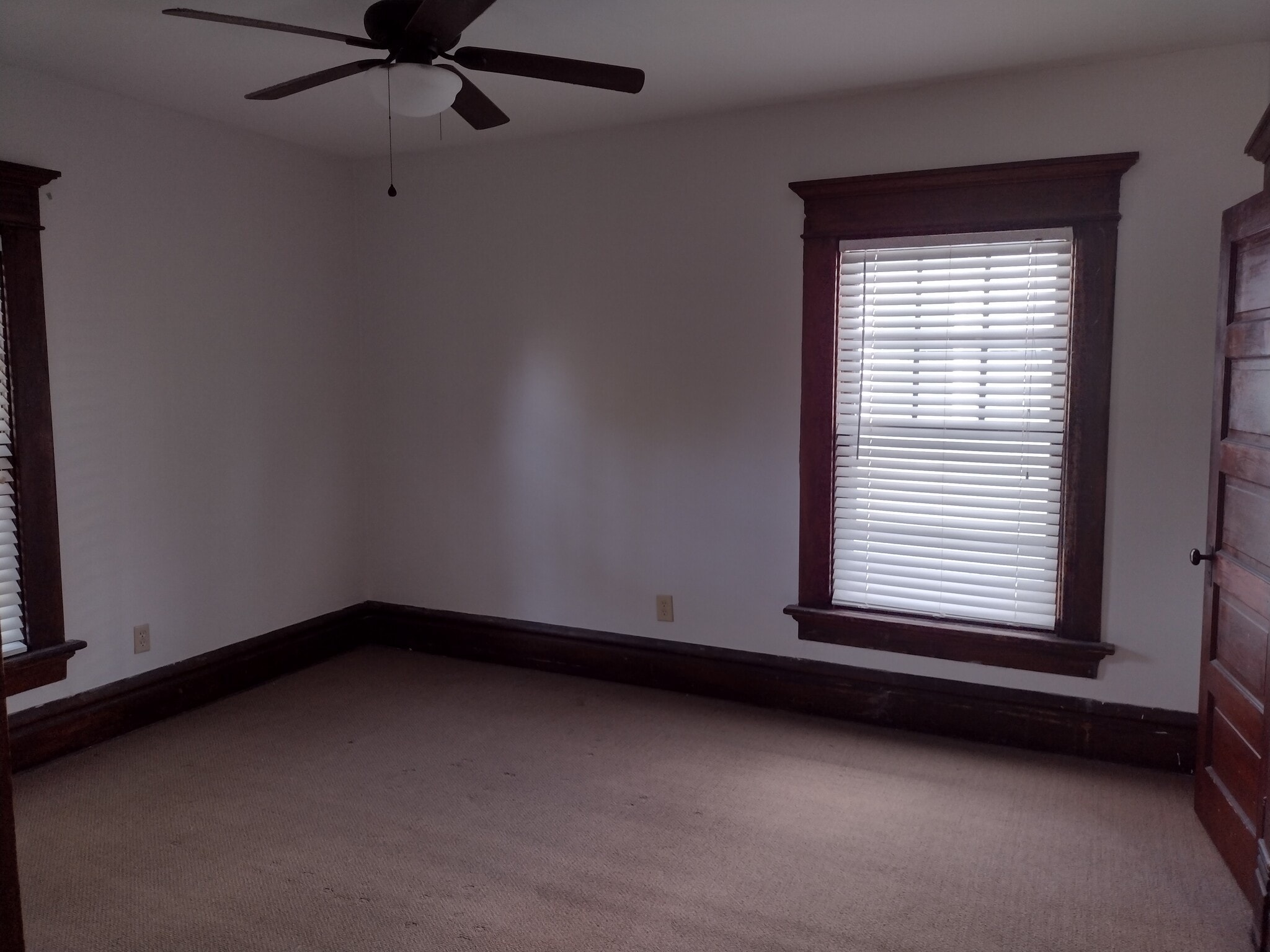 Building Photo - 1361 Hamlet St