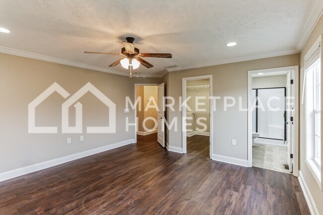 Building Photo - 314 Macer Ave