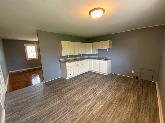 Building Photo - 205 North St