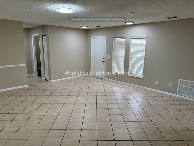 Building Photo - Single Family Home