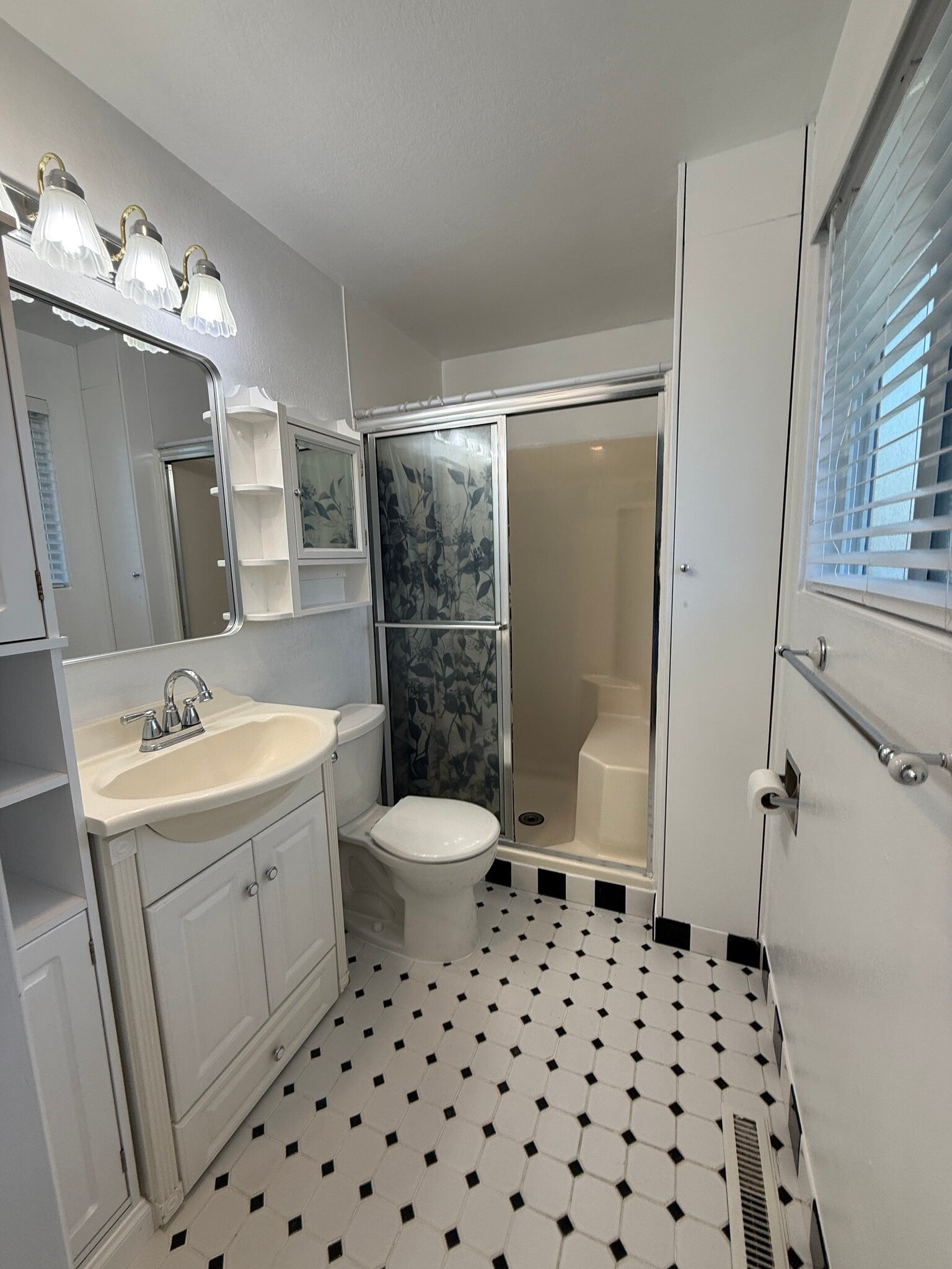 Building Photo - 2010 N Workland Ln