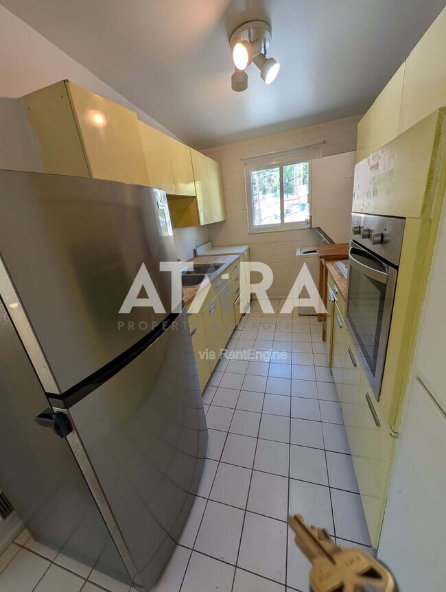 Building Photo - 510 N Main St