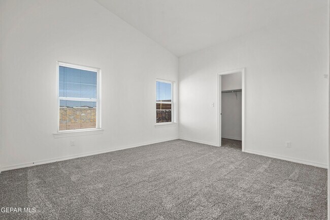 Building Photo - 1041 Summer Lake St