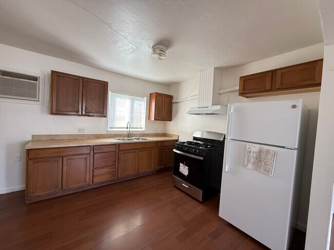 Building Photo - 4590-4592 73rd St, Sacramento, CA 95820