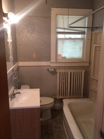 Bathroom - 404 Birr St