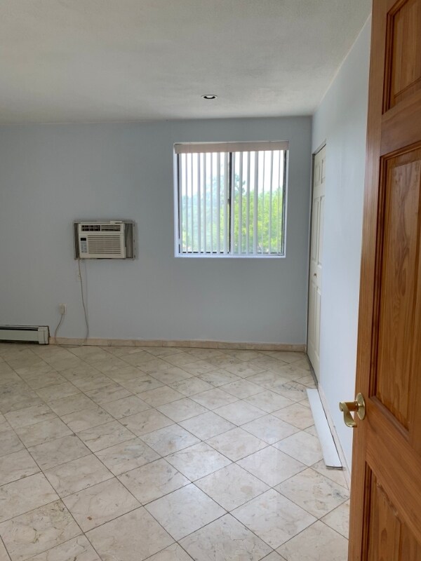 Building Photo - 1100 Governors Dr