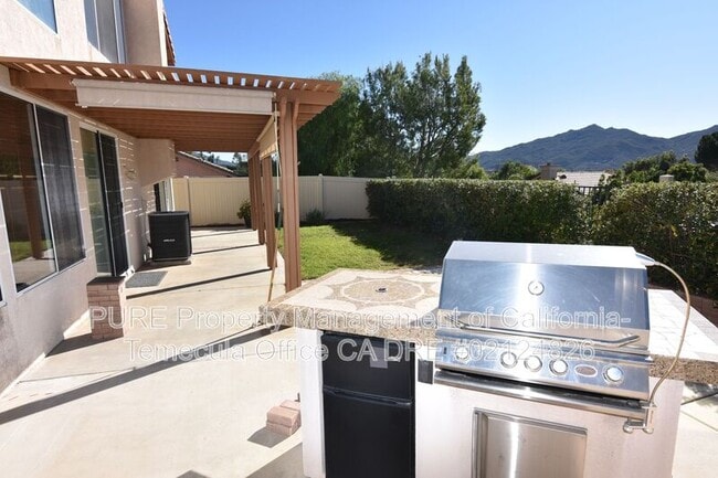 Building Photo - 45093 Corte Camellia