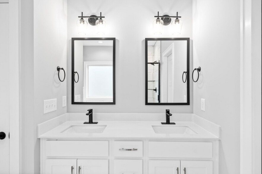 master bath - 264 Bluebell Dr