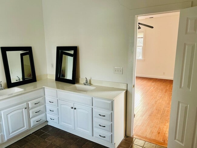 Building Photo - House in Reynoldstown