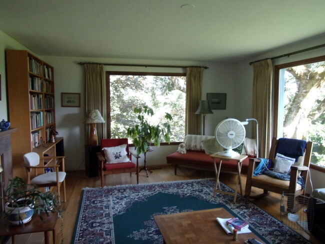 Building Photo - 4010 SW Fairhaven Dr