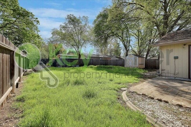 Building Photo - 2624 Walnut Ave