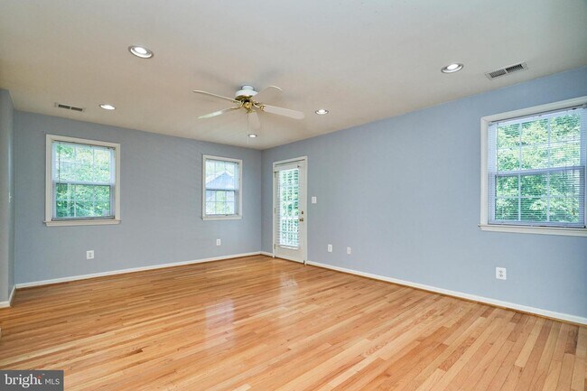 Building Photo - 20315 Youngs Cliff Rd