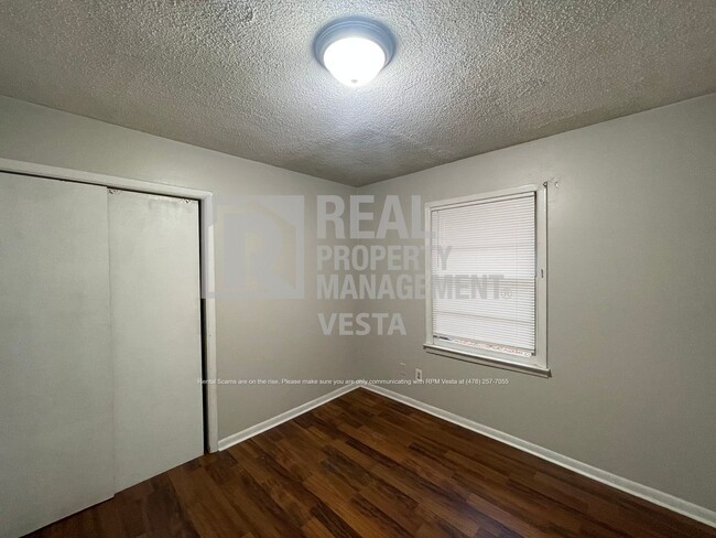 Building Photo - 102 Hope Pl