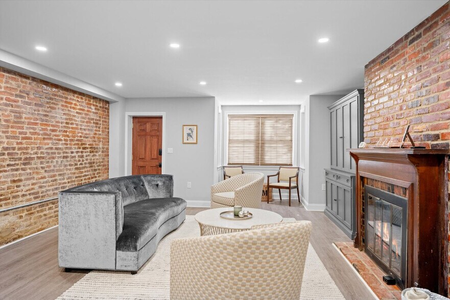 Building Photo - 1509 Q St NW
