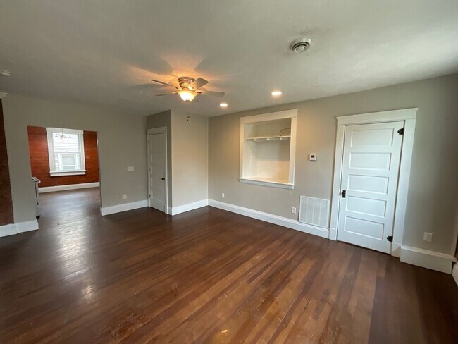 Building Photo - 2082 West 95th Street