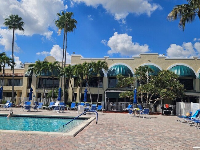 Building Photo - 9450 Poinciana Pl