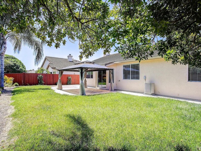 Building Photo - 924 Glendora Dr