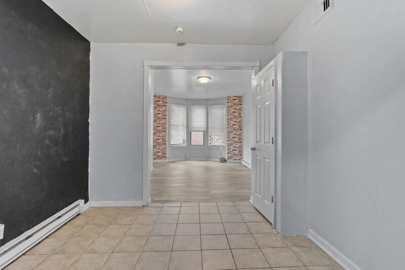 Building Photo - 179 Elk St