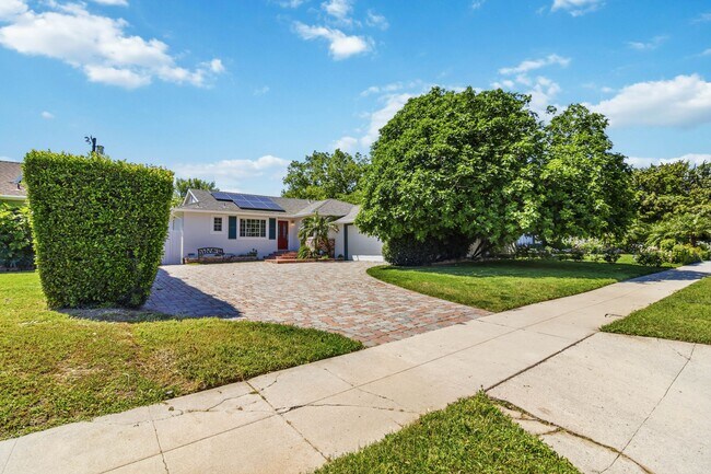 Building Photo - 23020 Haynes St